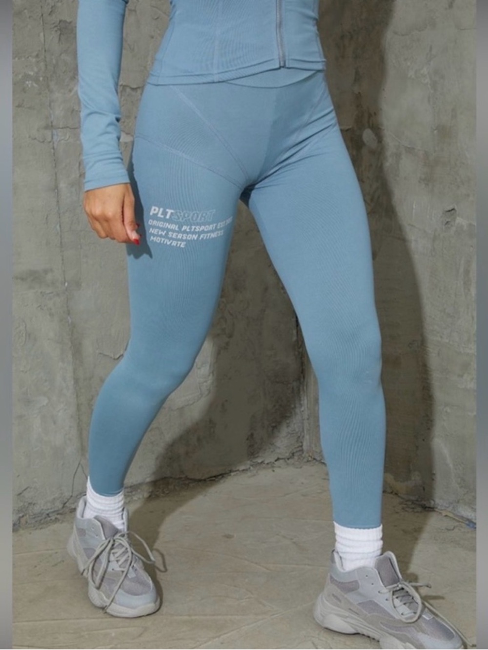 PrettyLittleThing High-Waist Sky Blue Seamless Leggings stitch - Picture 3 of 7